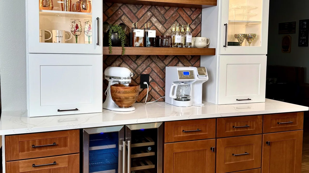 Video: kitchen remodel tour in Winter Garden, FL with coffee bar, pot filler and smart storage